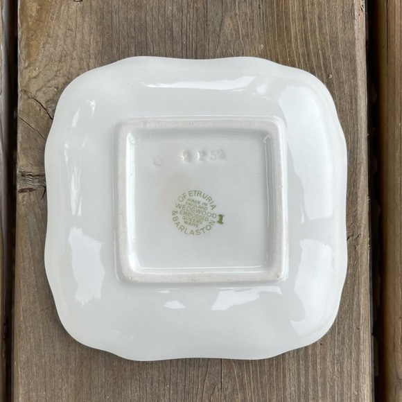 Wedgwood Pink on Cream Queensware Square Dish - Picture 6 of 8